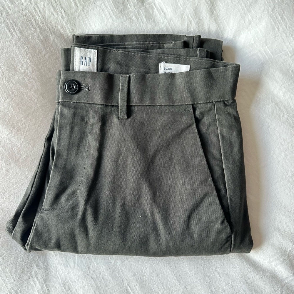 GAP Gray Chinos Flat Front Medium-Weight